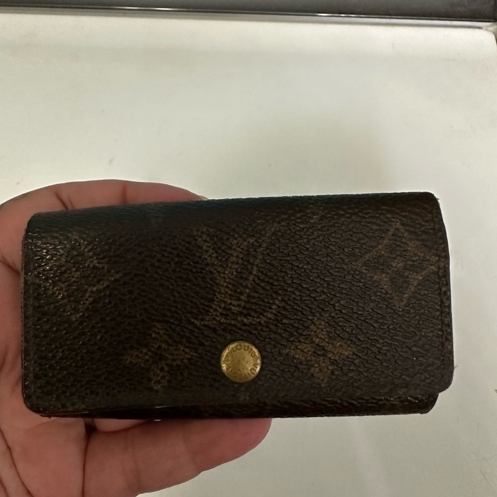 Louis Vuitton 4 key holder